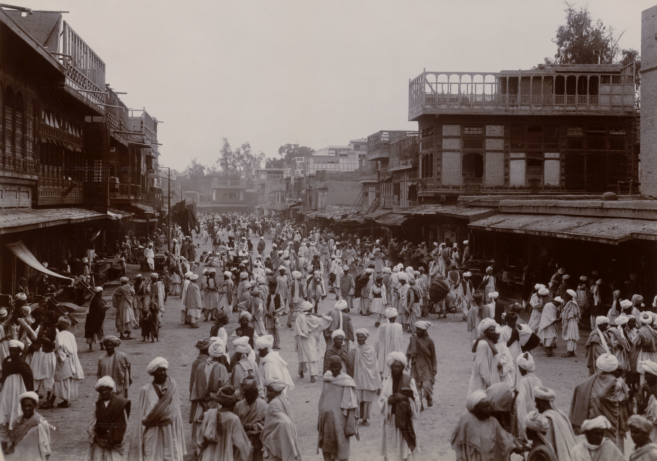 Qissa Khwani Bazaar, Peshawar, Khyber Pakhtunkhwa, Pakistan (India) | Rare & Old Vintage Photos (1905)