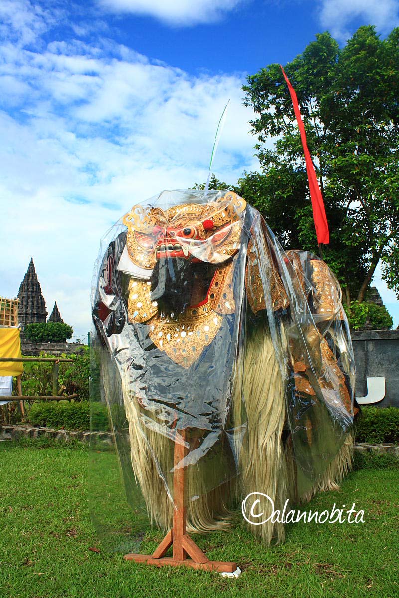  Tari  Barong Bali Catatan Nobi