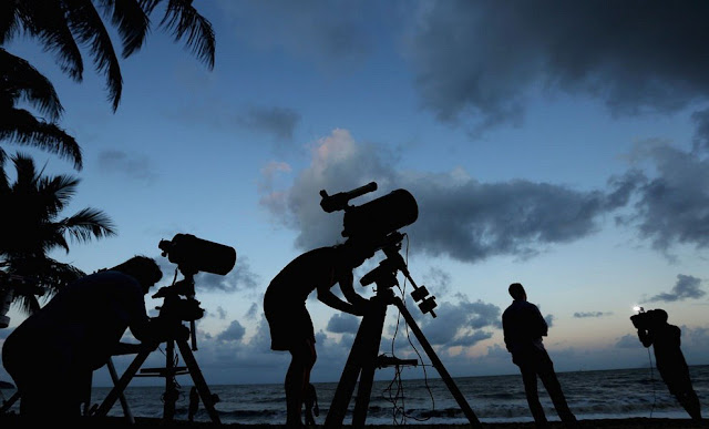 photographers before the eclipse