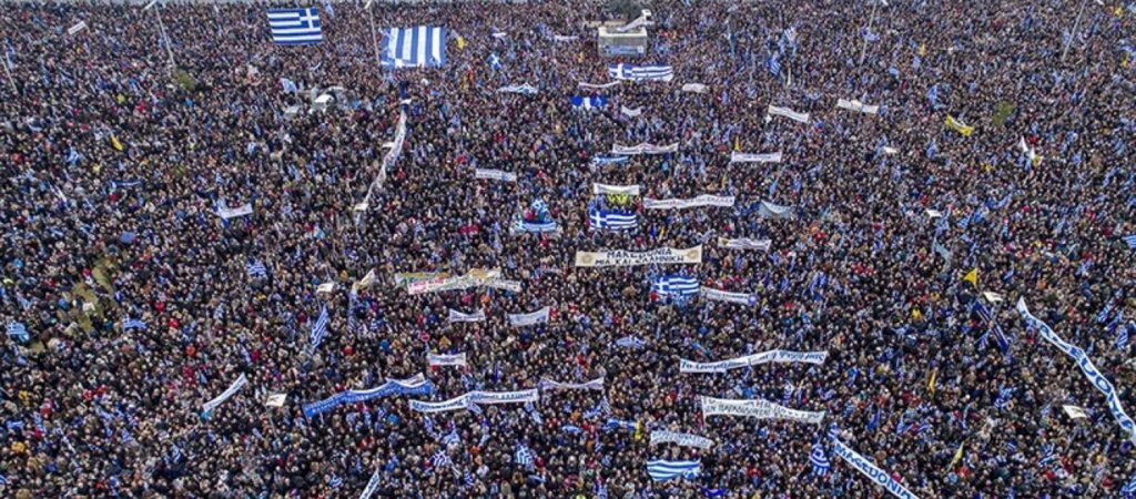 «Γελάει ο πλανήτης» με την ανακοίνωση της ΕΛΑΣ: «140.000 άτομα συγκεντρώθηκαν στο Σύνταγμα»