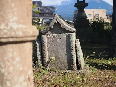米子市 新印のサイノカミ 上新印 多賀神社の石祠