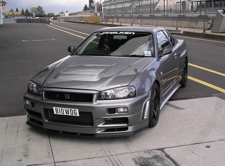 Nissan Skyline 2011