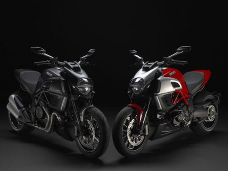 Motorcycle 2011 Ducati Diavel Carbon Edition Black&Red