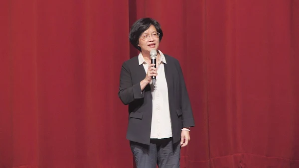 ▲京奇舞蹈團在員林演藝廳公益演出「天，佇咧講」，縣長王惠美到場致詞勉勵。（記者林明佑翻攝）