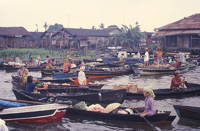 Pasar Terapung Muara Kuin di Banjarmasin, Kalimantan Selatan 2