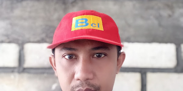 Kangen Topi merah