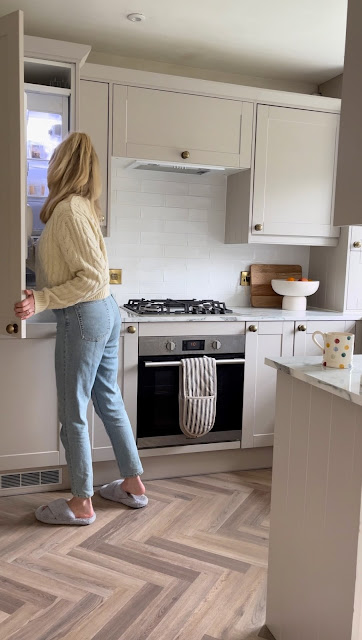 Ways we saved money when designing and installing a new kitchen in our small home. From design choices to worktops and colours, we saved thousands