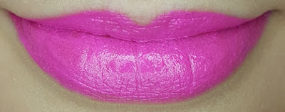 Avon mark. Epic Lipstick in Fearless Fuchsia lip swatch