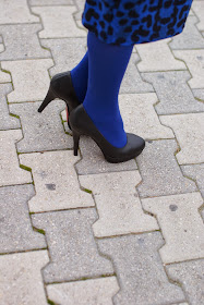 cobalt blue tights, black pumps, Fashion and Cookies, fashion blogger