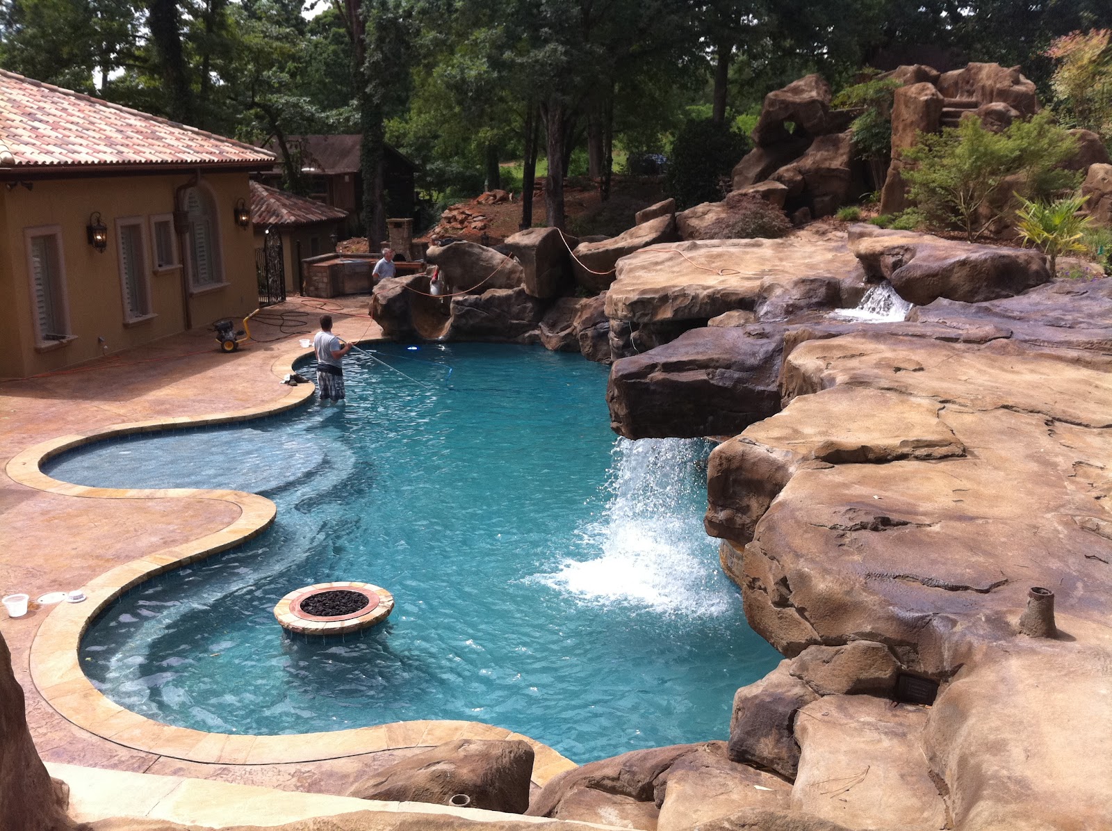 Fantastic Backyard Pool Designs For Small Yards