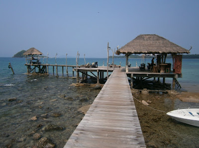 Everyone wants a bungalow on stilts over the H2O bestthailandbeaches: KO MAK (MAAK, MAC)