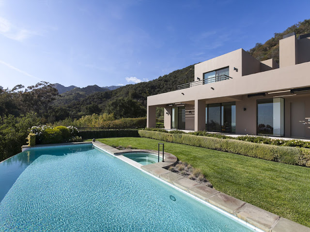 Photo of terrace as seen from the pool area