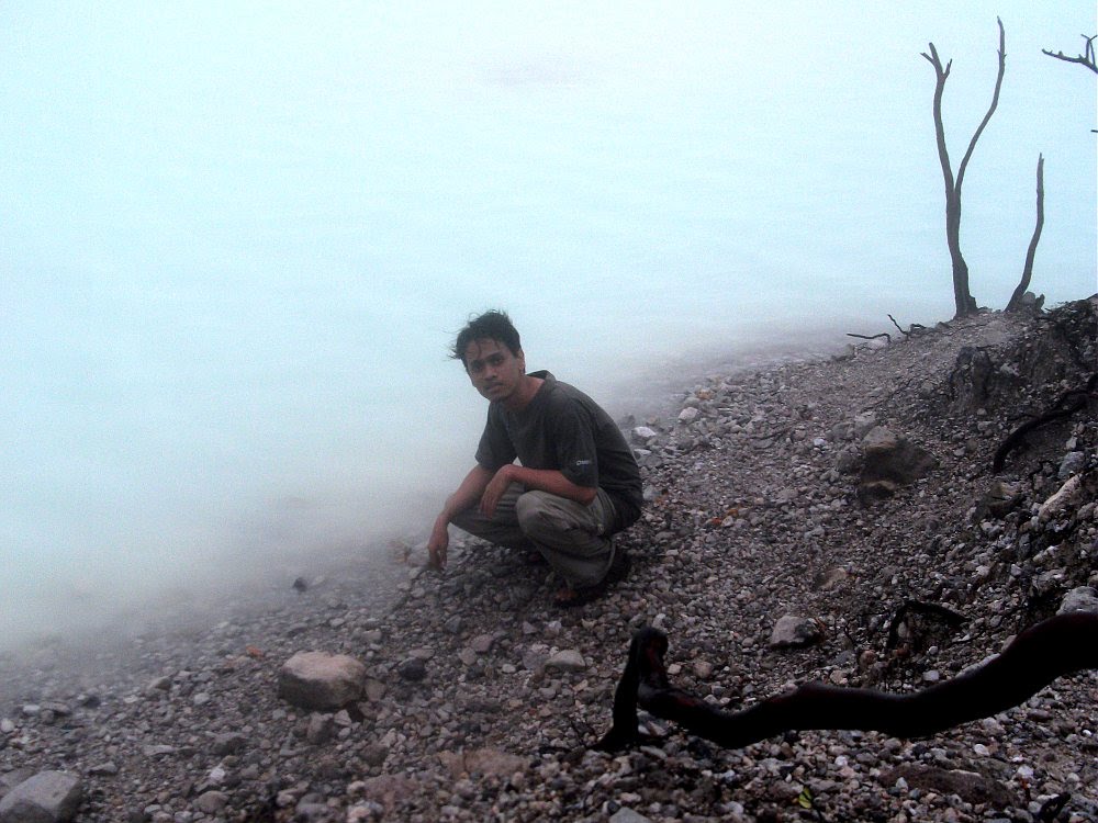 Inside Kawah Putih