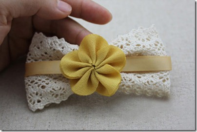 Ribbon-hair-bow-with-flowers-tutorial-1