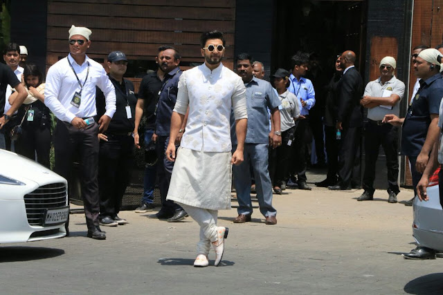 Ranveer Singh Looks Dashing in Traditional White kurta at Wedding Ceremony of Sonam kapoor and Anand Ahuja 