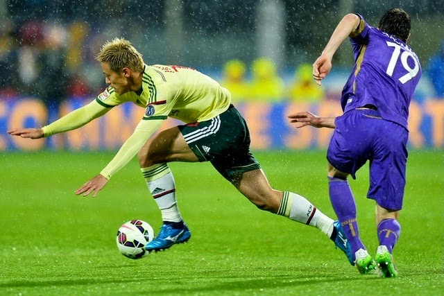 TARUHAN ONLINE : Fiorentina Menang Tipis 1 Goal Dari AC Milan, Hasil Score ( 2 - 1 )