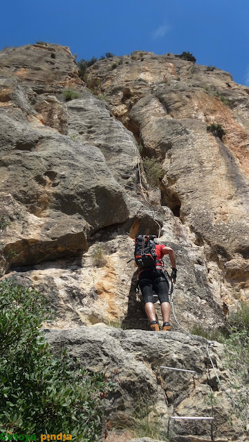 Vía Ferrata Penya del Figueret en Alicante. Serra de la Gralla