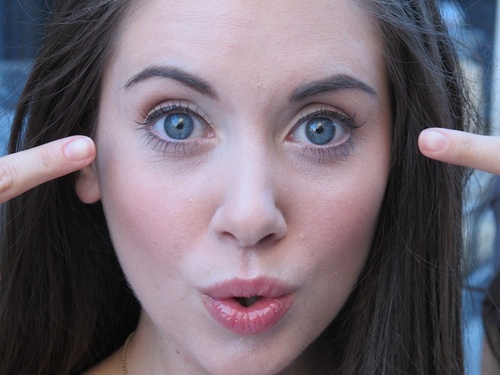 alison brie twitter. alison brie twitter pics.