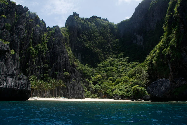 Playas y arrecifes junto a El Nido