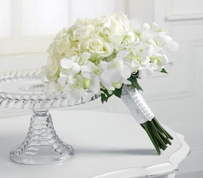 Winter Wedding White Flowers