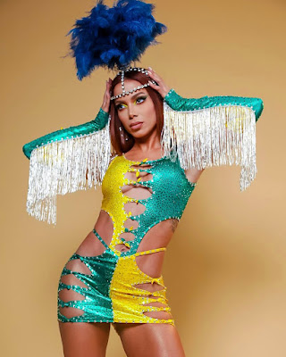 Anitta faz Show lotado no Rio de pré-carnaval