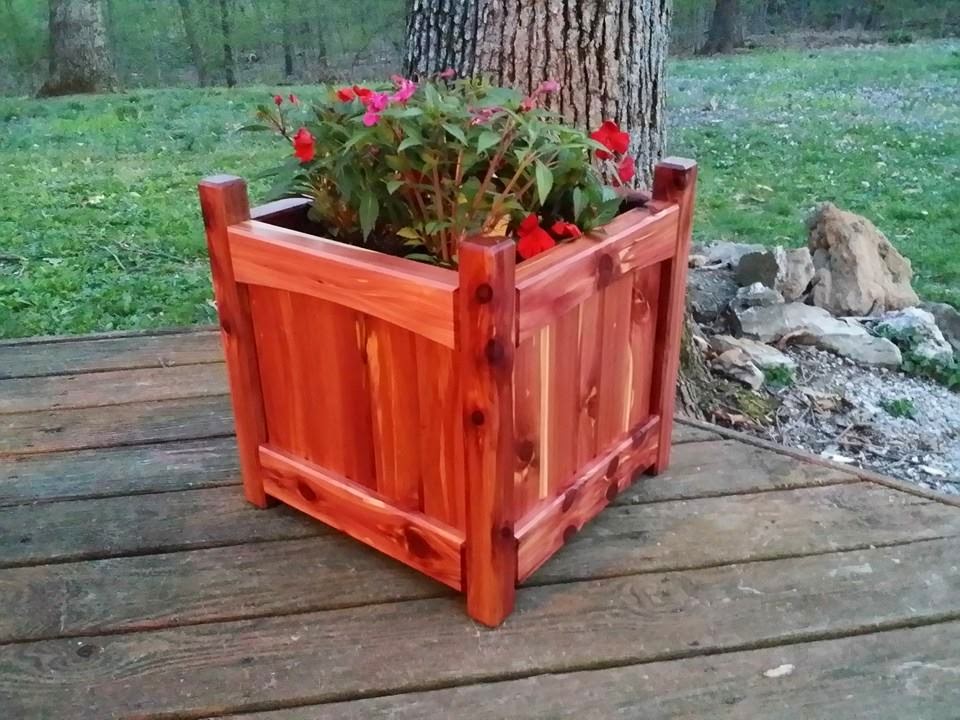 18-inch square Cedar Planter Box - by Woodworking Maniak