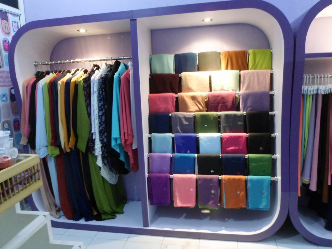 Produksi Mebel Furniture Interior Toko Pakaian  Hijab 