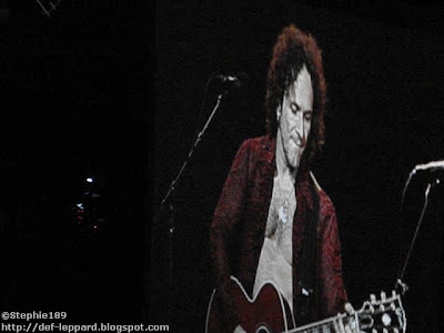 Vivian Campbell (on the big screen) - Def Leppard - 2008