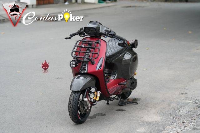 Vespa Sprint Tampil Sporty Pakai Part Mewah Hingga Setang Tekuk