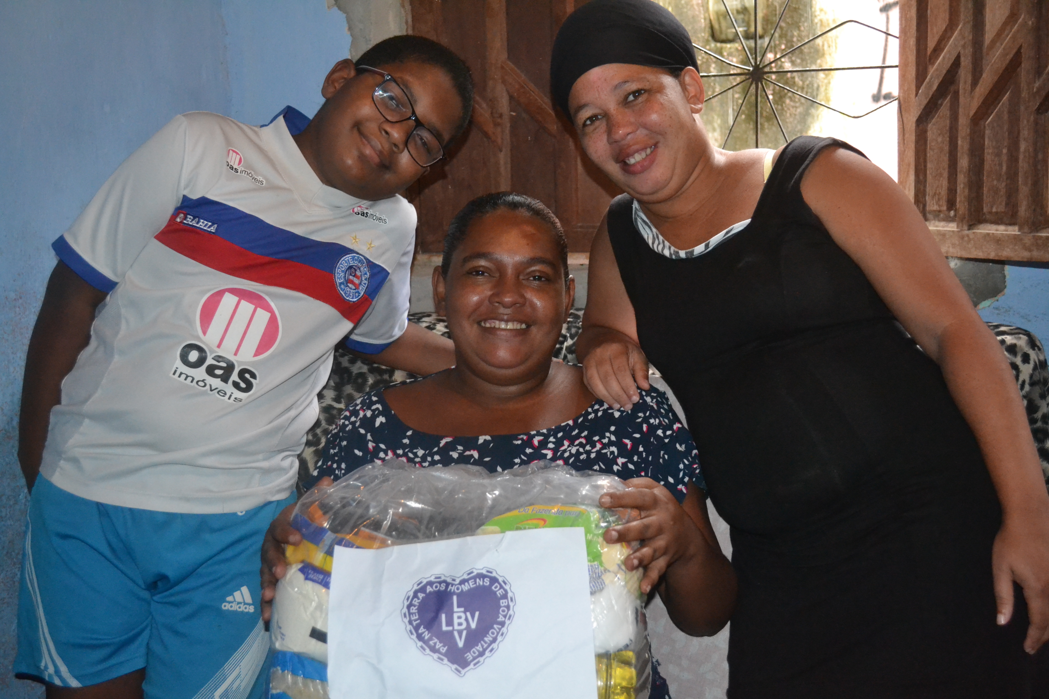 Ação solidária da Coelba beneficiará a LBV na Bahia “Com essa cesta de alimentos, vou ter comida para meu filho”