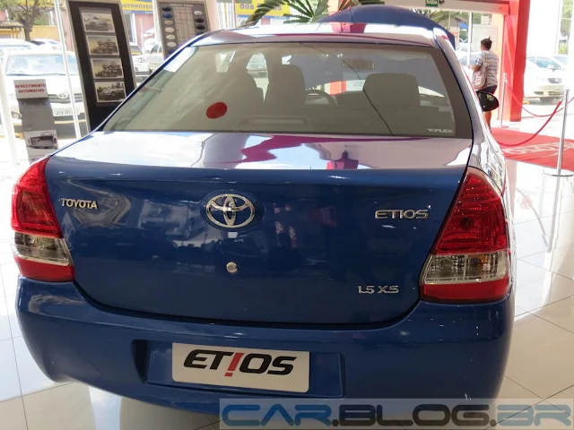 Toyota Etios 2014 Sedã XS - Azul
