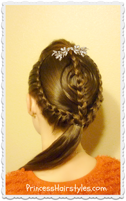 Cute Christmas hairstyle, braided ornament tutorial.