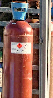 एसिटिलीन गैस सिलेंडर (Acetylene Gas Cylinder) क्या है? जानकारी