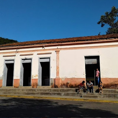 Fotografia da mercearia publicada no Instagram por Jean Tosetto.