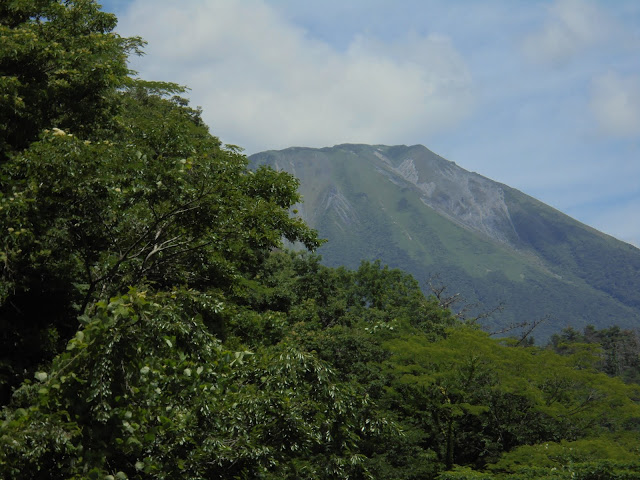 大山の稜線