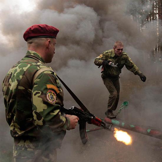 10 Foto Latihan Paling Ekstrim Para Pasukan Elit Militer Dunia