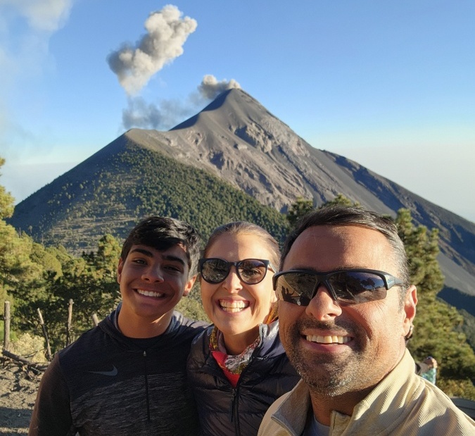 Trilha do Acatenango na Guatemala: escalando vulcões com um adolescente