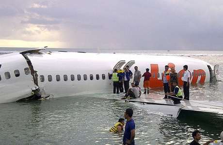 bangkai pesawat lion air di bali