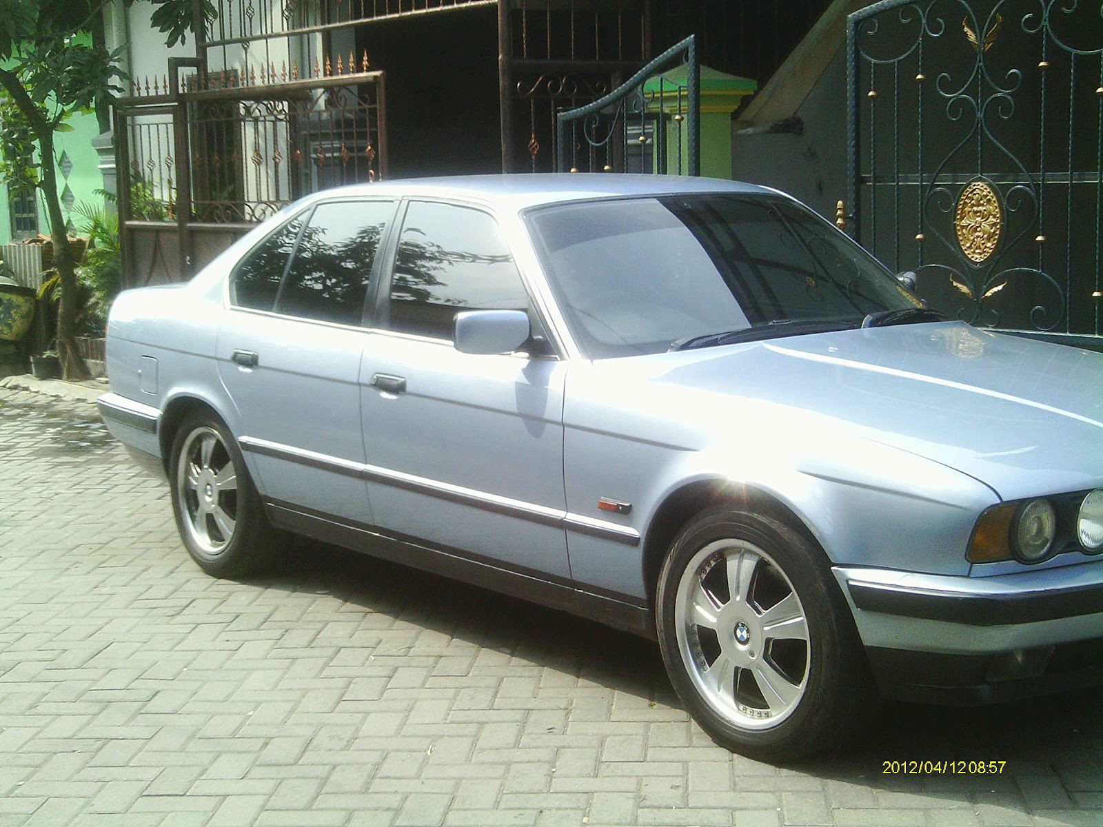 Jual Beli Mobil  Bekas Dijual BMW 520i tahun  1991 