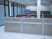 Desain Interior Semarang - Meja + Partisi Untuk 24 Staff, Front Desk, Back Panel, Font Perusahaan Dan Conference Table 