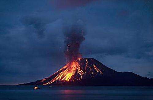 Air Pasang di Anyer dan Gunung Krakatau Meletus