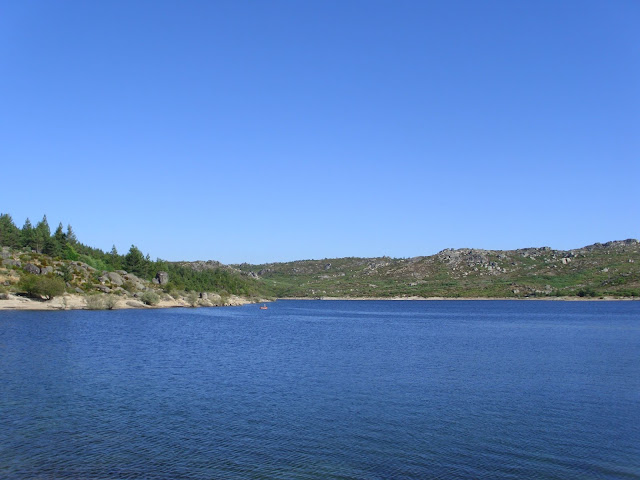 Portugal Lago na Serra da Estrela