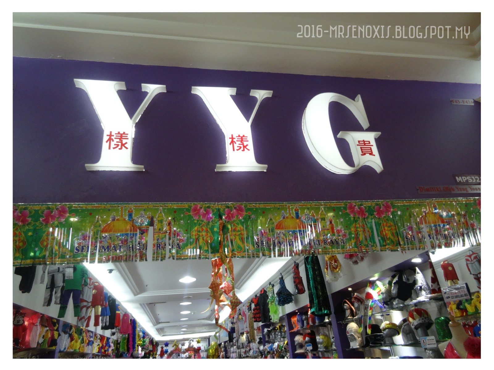 Me as MrsEnoxis Kedai baju  kanak kanak YYG di IOI  Mall  