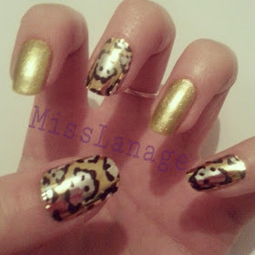 31-day-challenge-gold-manicure