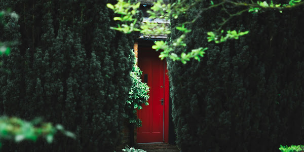 Cerpen "Pintu Kecil Rumah"