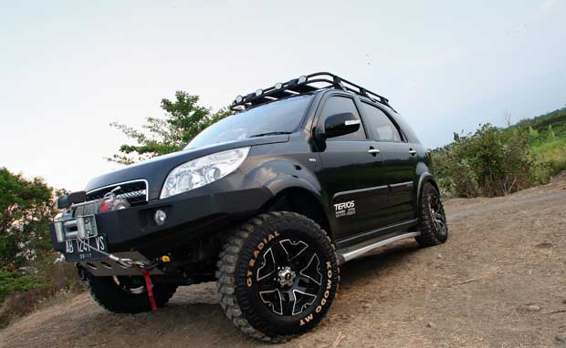 Gambar Keren Toyota Rush Modifikasi Offroad  Gambar Mobil 