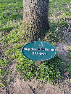 Memorial plaque for Jacqueline (Hill) Rakoff, 1929-1993