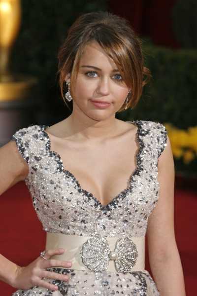 miley cyrus hair colour 2009. miley cyrus haircut 2009.