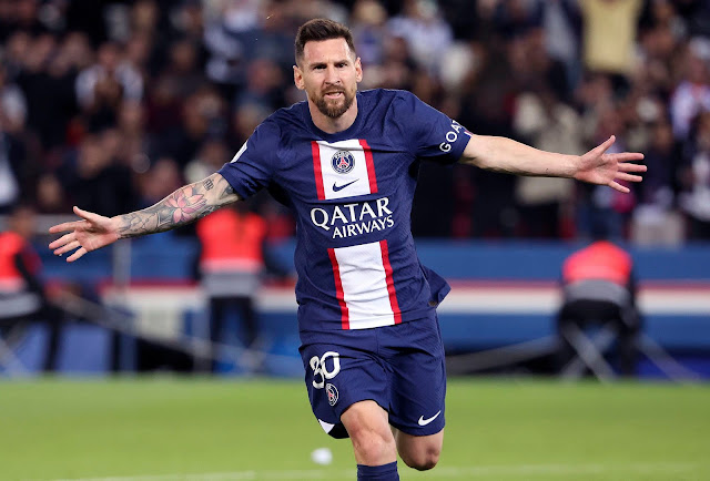 Lionel Messi scores a wonder strike to earn psg victory against toulose