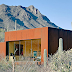 CASA MINIMALISTA  EN EL DESIERTO